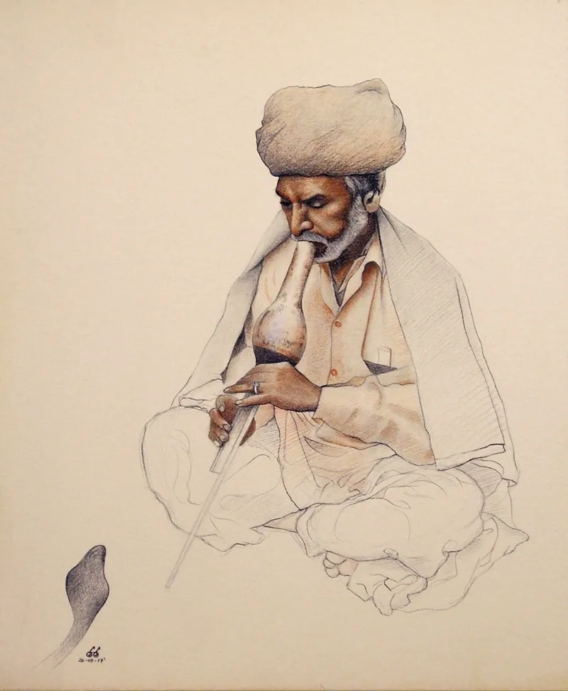 Dibujo de un encantador de serpientes con turbante tocando la flauta, con una cobra a sus pies.